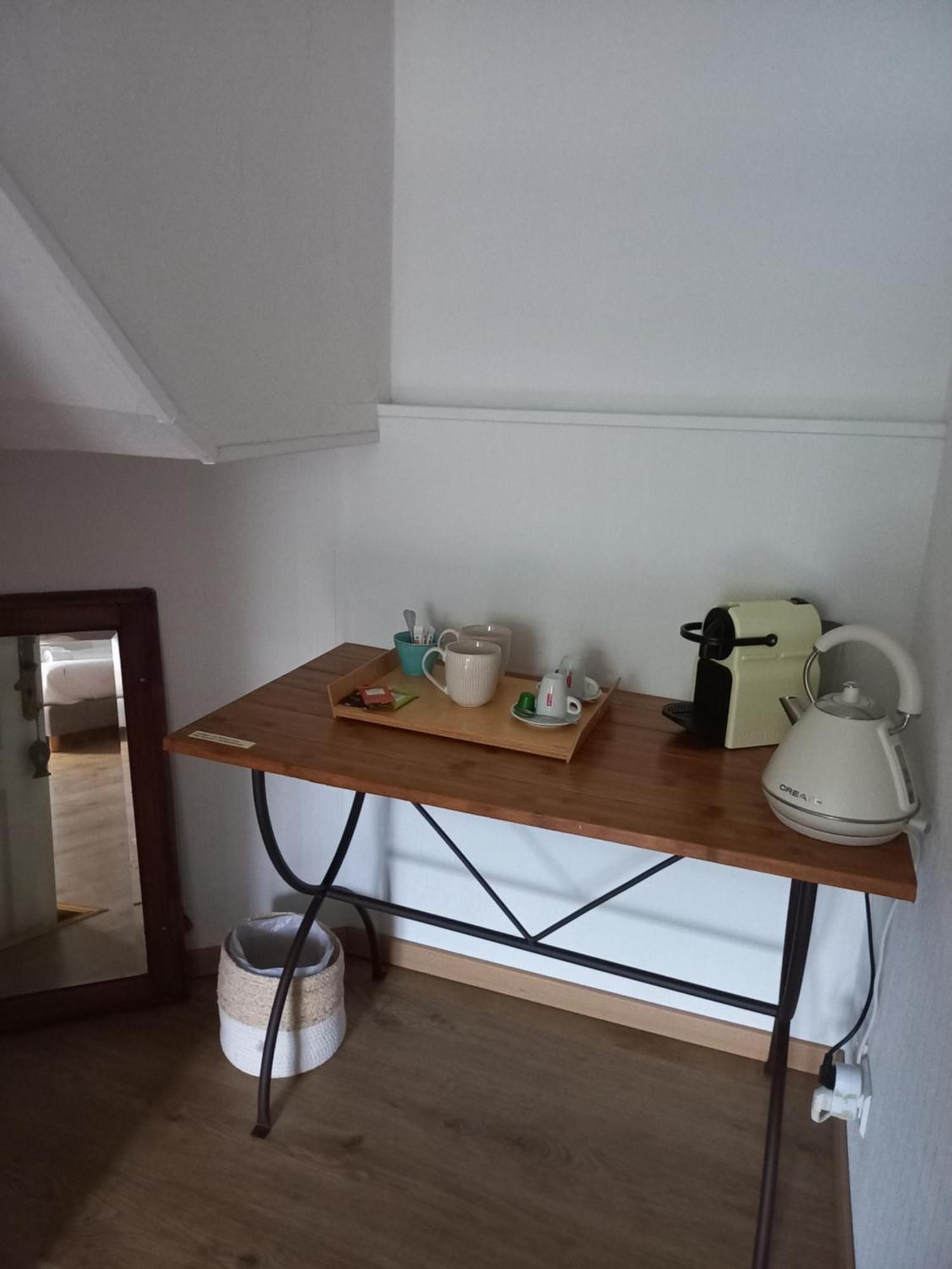 Le Poisson Ivre Bed & Breakfast Динан Екстериор снимка
