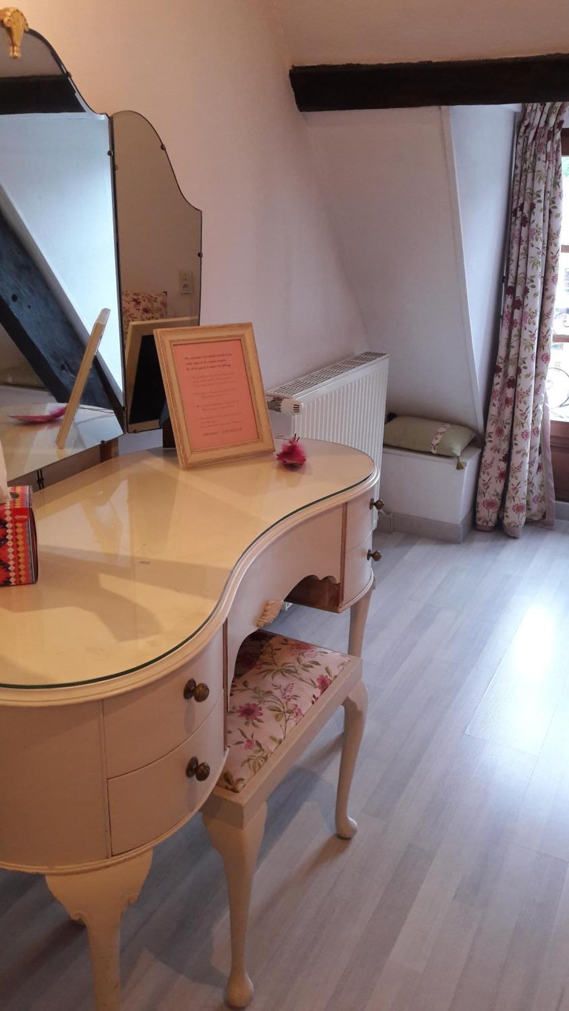 Le Poisson Ivre Bed & Breakfast Динан Екстериор снимка