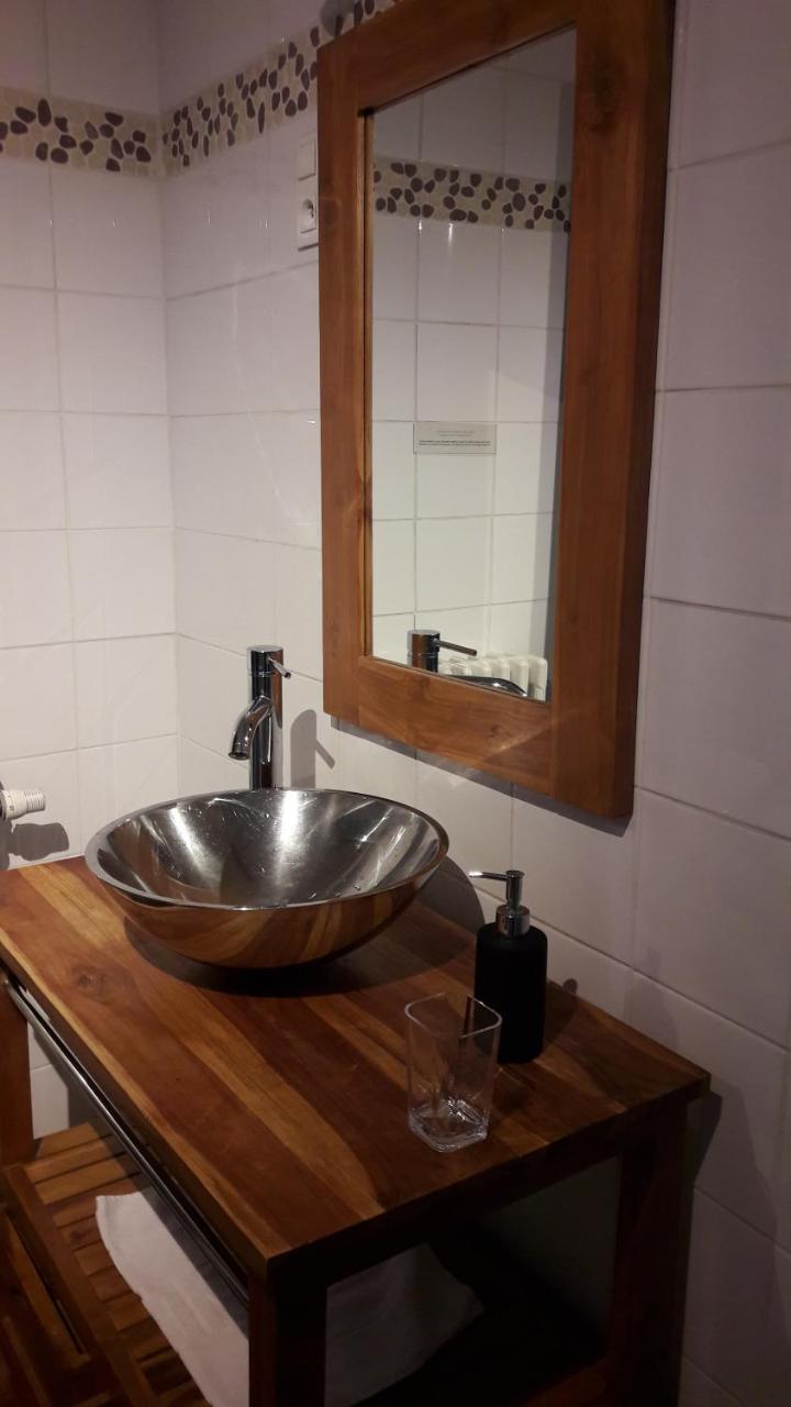 Le Poisson Ivre Bed & Breakfast Динан Екстериор снимка